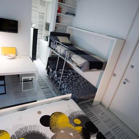Stylish Mini In The Heart Of Milano Apartment Стая снимка