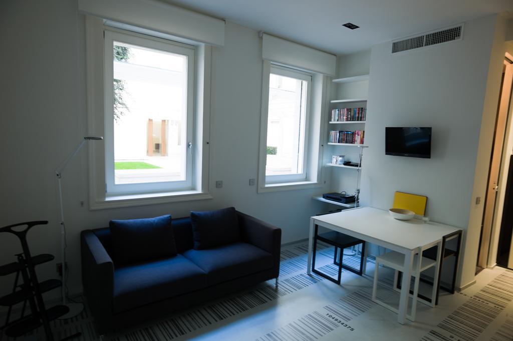 Stylish Mini In The Heart Of Milano Apartment Стая снимка