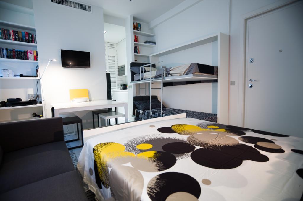 Stylish Mini In The Heart Of Milano Apartment Стая снимка