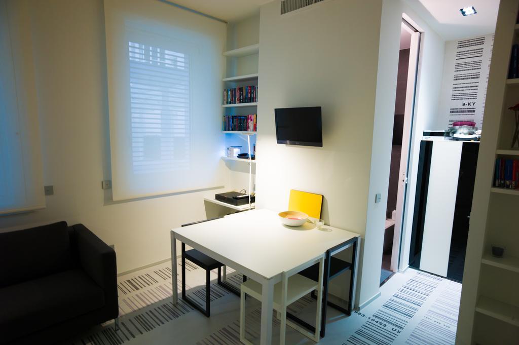 Stylish Mini In The Heart Of Milano Apartment Стая снимка